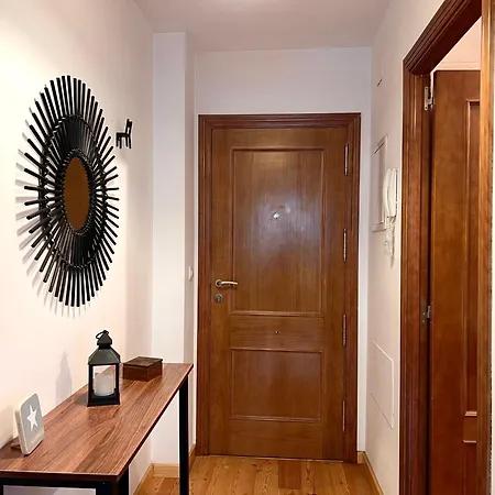 De La Coma - L'amfitriona Apartmán