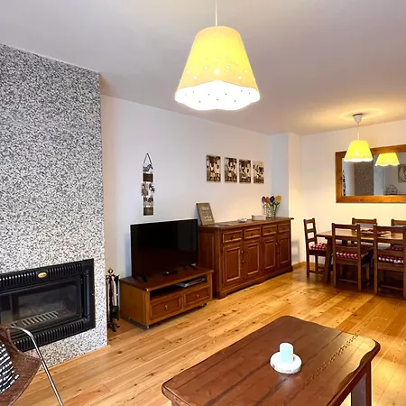 De La Coma - L'amfitriona Apartmán Llavorsí